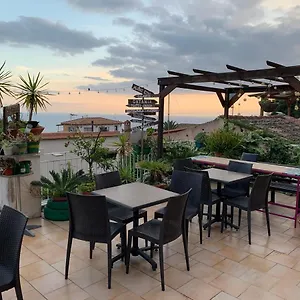 - Homstel Hostel Taormina